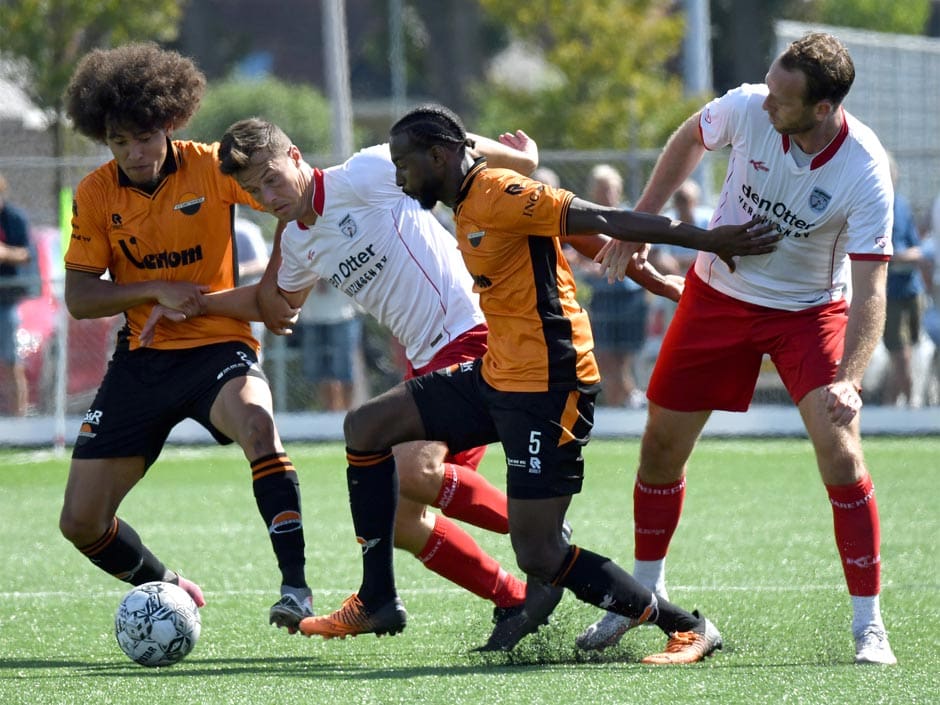 BARENDRECHT VOORKOMT IN BLESSURETIJD VERLIES IN DORPSDERBY