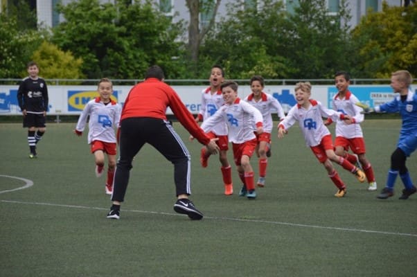 BVV JEUGDJOURNAAL: TRAINER WESLEY VAN KARSBERGEN OVER JO11-SELECTIE