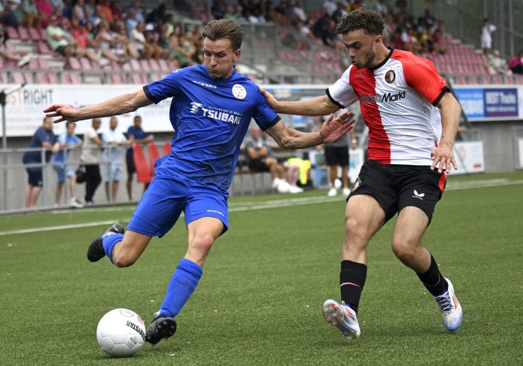 BARENDRECHT WINT EERSTE OEFENDUEL