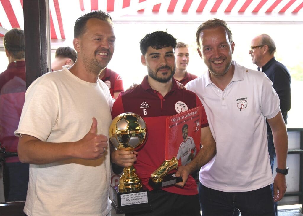 TANER BAYRAM WINNAAR VAN DE PIET VAN DER LINDEN BOKAAL