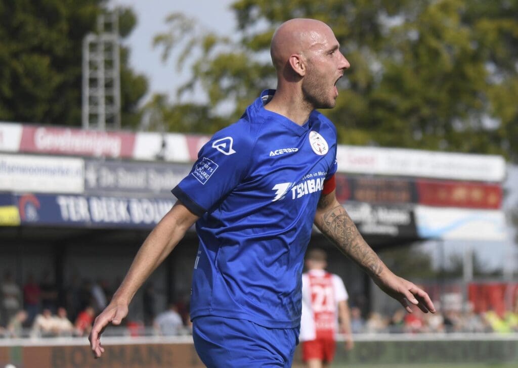 BARENDRECHT VEERT OP BIJ DE VOGELS: 3-1 ZEGE MET TWEE TREFFERS VAN JONGMAN